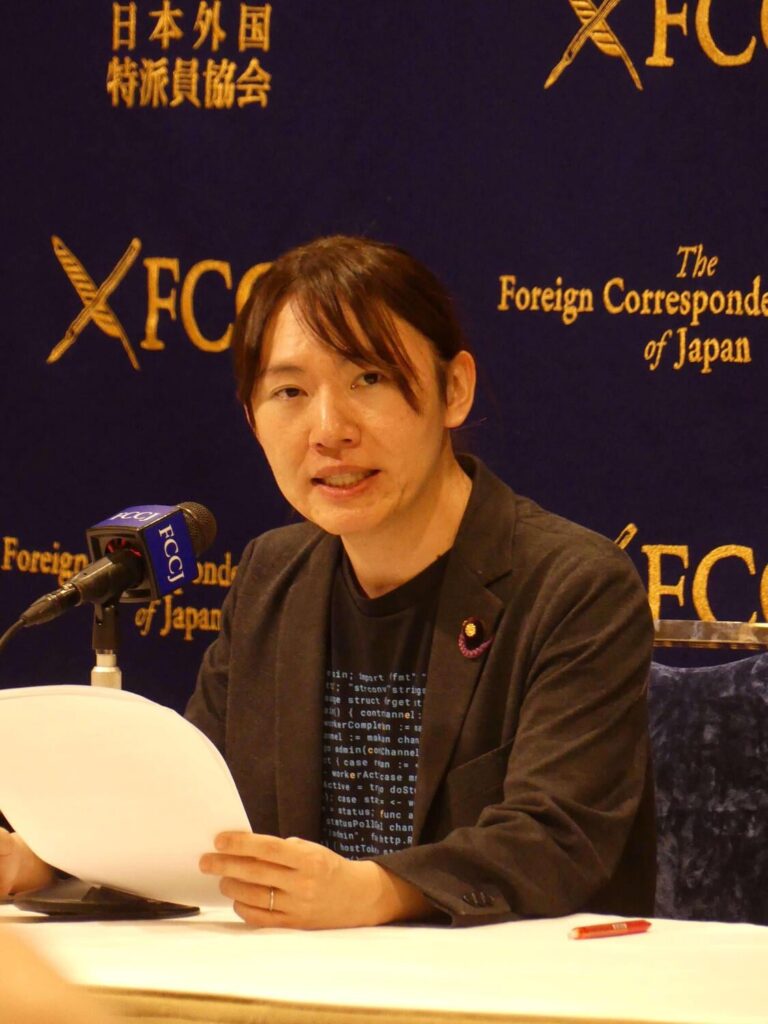 イラン情勢について問われたチームみらい安野「我々のベースの考え方を申し上げると、我々はシングルイシュー政党よりは、多くのイシューを取り扱っているが、一方で、すべての論点についてスタンスを持っている『フルパッケージ政党』ではない。争点特化型政党、マルチイシュー・パーティー認識している」