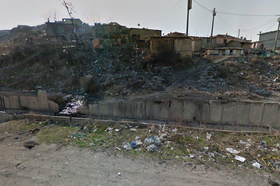 Google マップで見ることができるブルガリアの最も興味深い場所はどこですか?