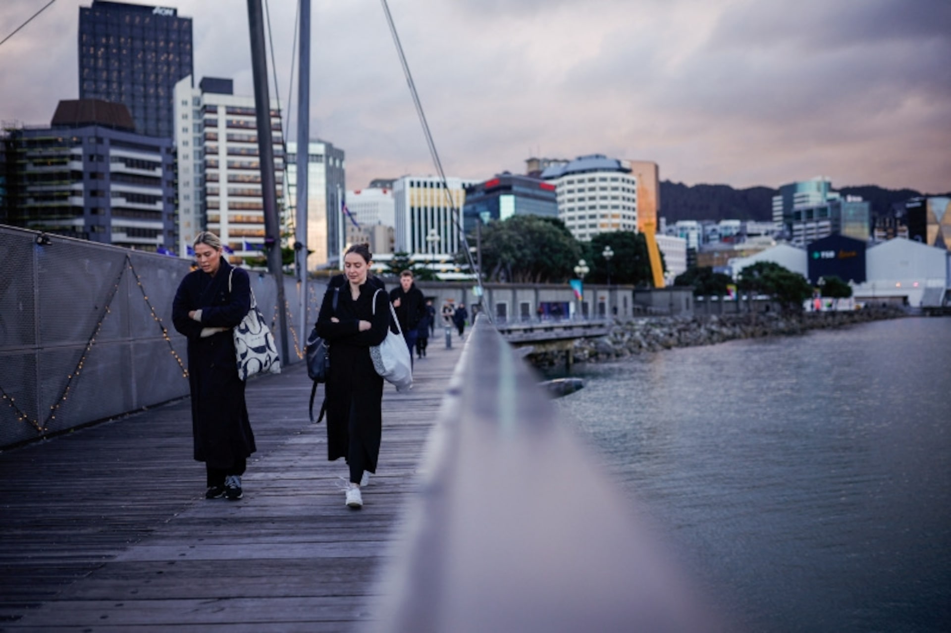 フィッチ、NZの格付け見通し引き下げ 財政再建の遅れ懸念