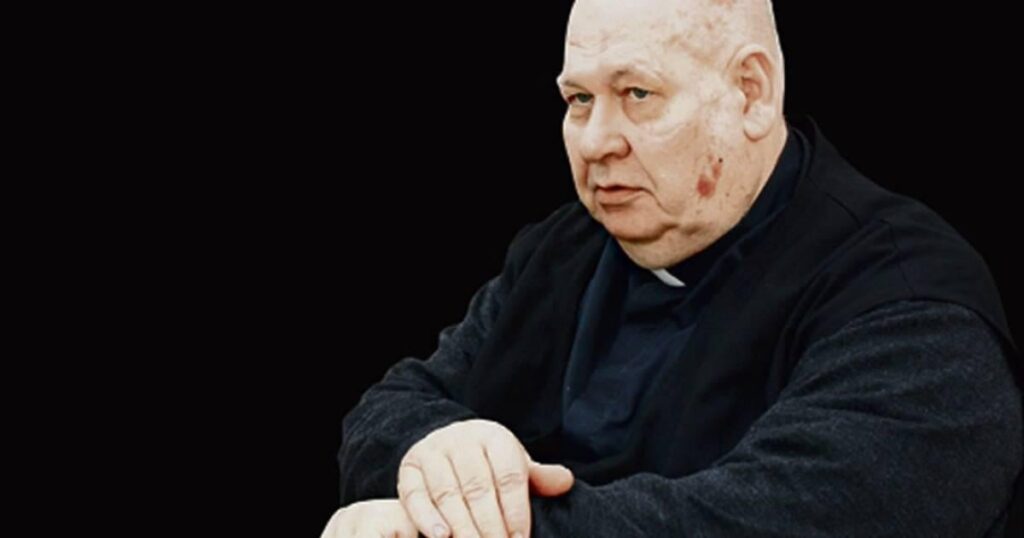 2012年3月19日、ビビニェで小児性愛者の司祭が沈黙を誓い部屋に閉じこもった。