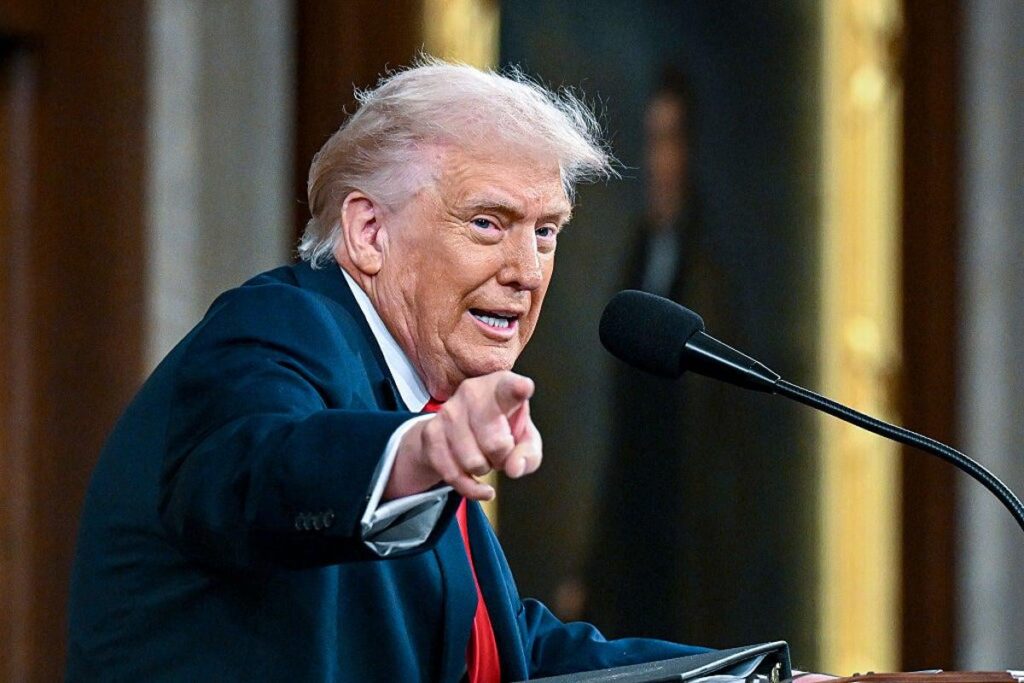 トランプ大統領の追加関税発動で英国の対米輸出が急落