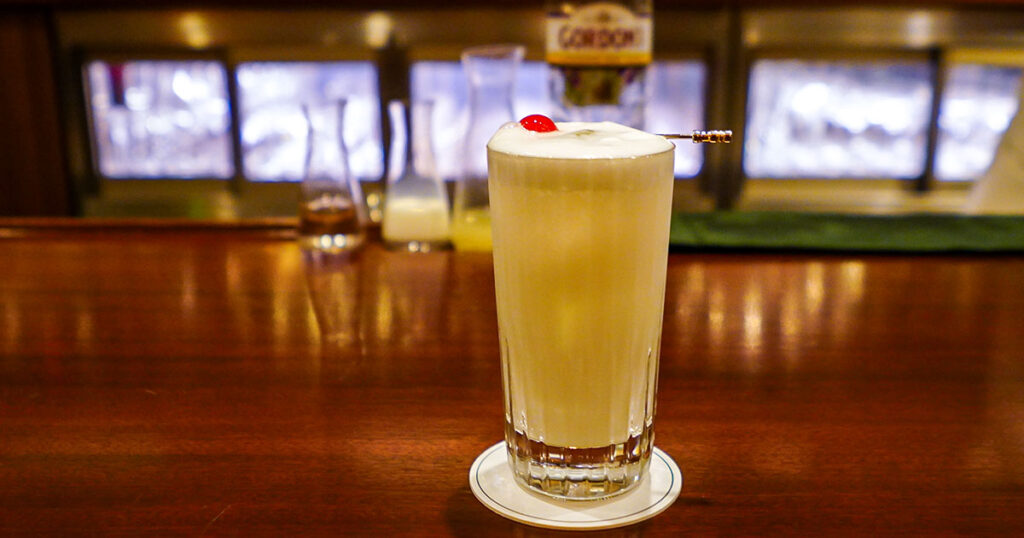 軽井沢『バルマン』銀座出身マスターの正統派バーで味わう會舘フィズ 新幹線途中下車の旅