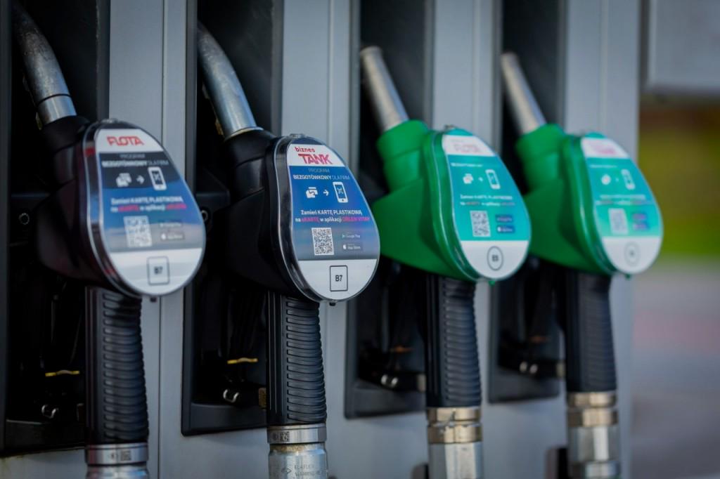 ポーランド政府、ディーゼル価格が史上最高値に高騰する中、燃料の付加価値税を引き下げる