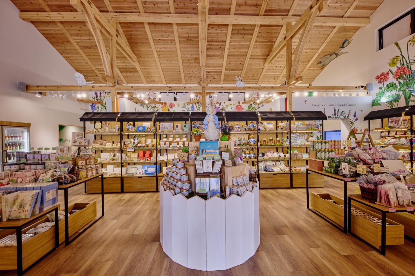 富士山麓に咲く芝桜「富士芝桜まつり」山梨・富士河口湖で、ピンク・赤・紫の花のじゅうたん｜写真13