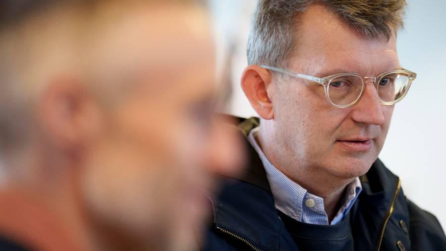 ギフト・トロエルズ: 飲料水で畑にスプレー - トロエルズの畑にある 2 つの飲料水の井戸: それでも、V ボスは自分の土地にスプレーをし、批判を集めています。 - 私は規則に従っています、と彼は言います