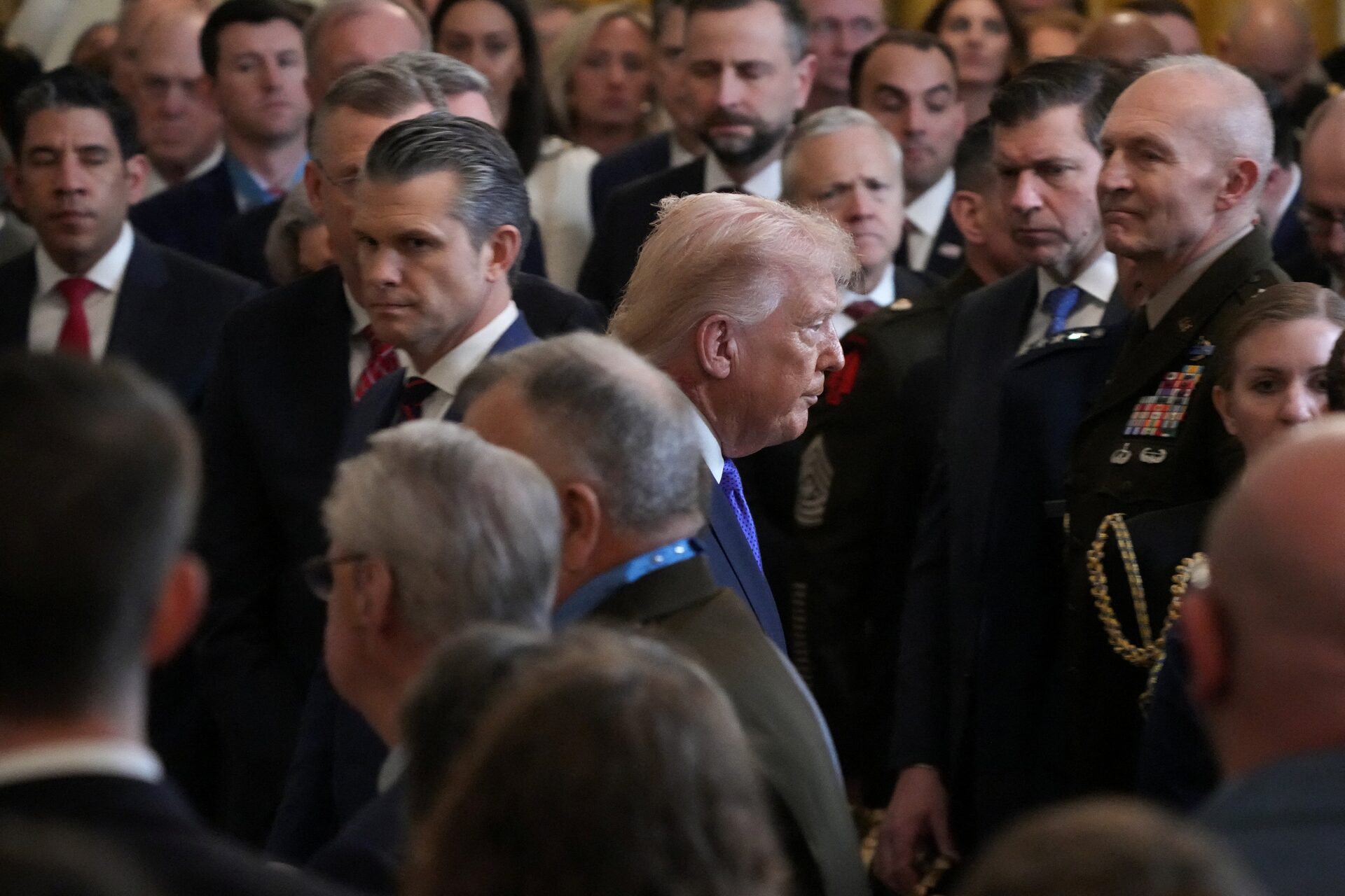 アングル:トランプ氏、イラン攻撃決行 側近が米中間選挙へのリスク警告も