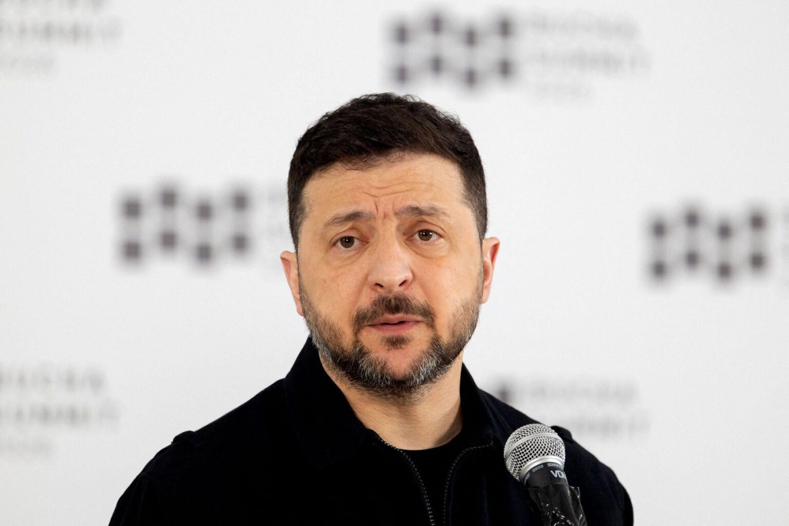 ゼレンスキー氏、ロシア、ウクライナに2か月以内のドンバス撤退を要求