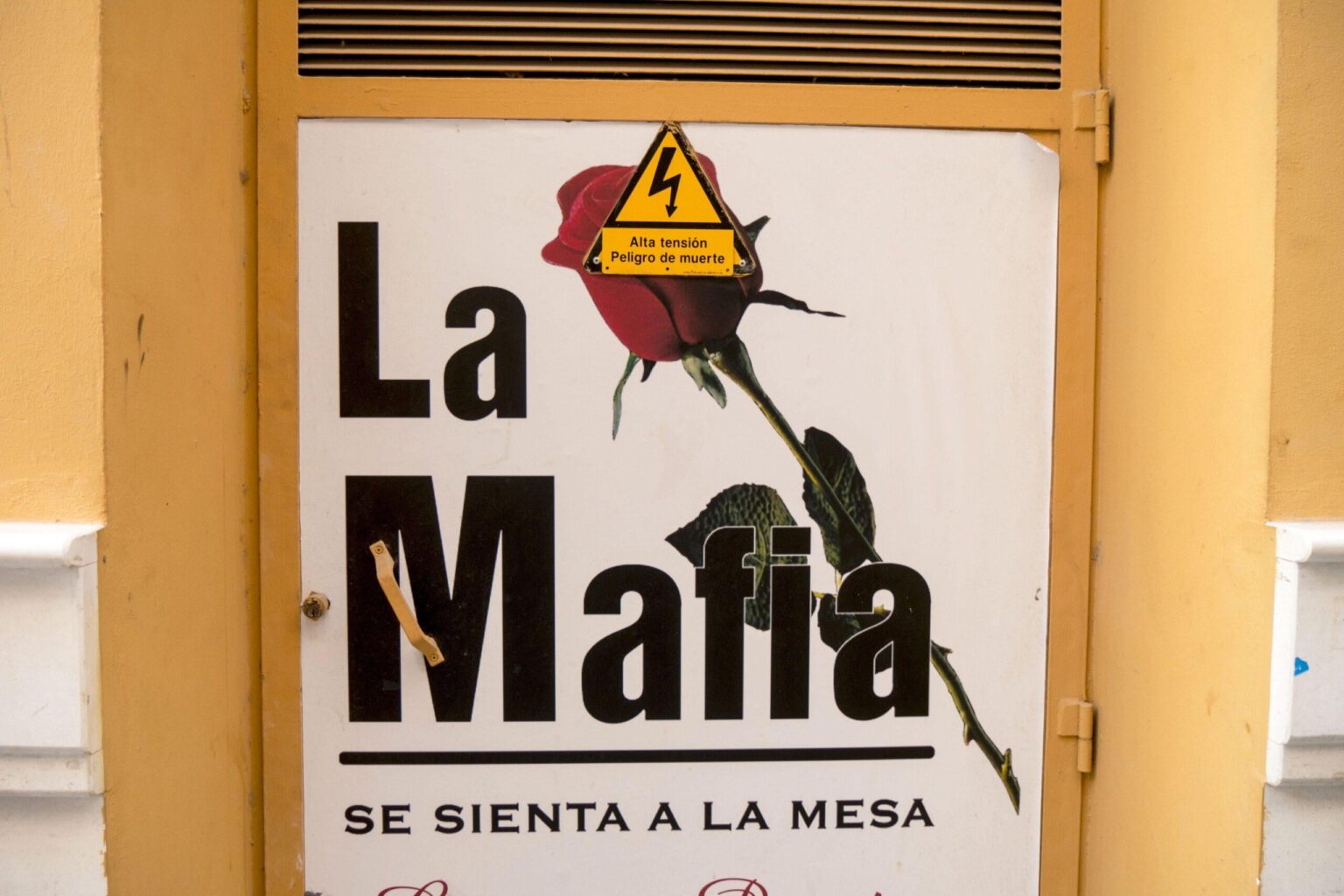 イタリア、スペインのレストランブランド「La Mafia sits at the table」の無効化を取得