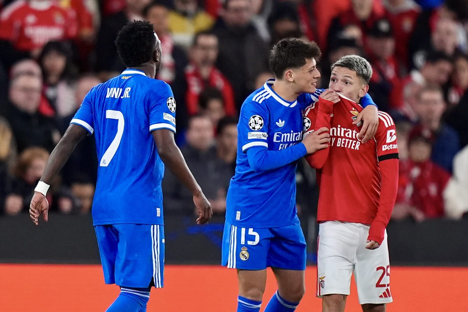 ロベカル、アウベス、ビニシウス…ブラジル人選手は人種差別といかに闘い続けてきたか - footballista | フットボリスタ