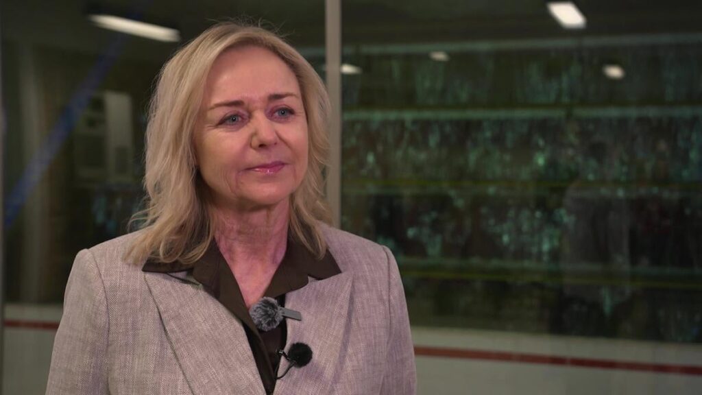 保守派は飲料水の赤色ブロックに賛成し、全国的なスプレー禁止を支持