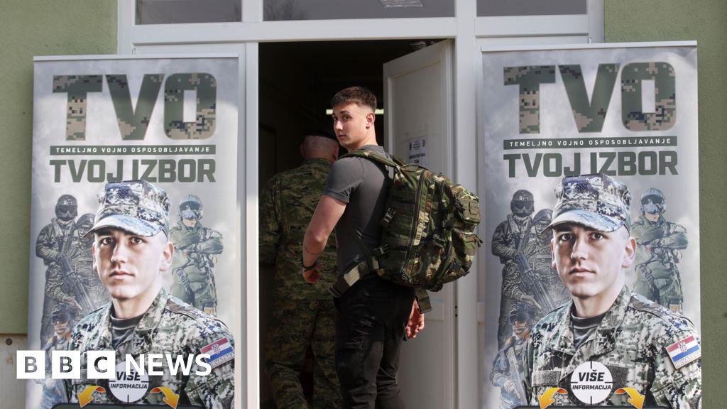 クロアチアが徴兵制を復活、数百人の十代の若者が任務に就く