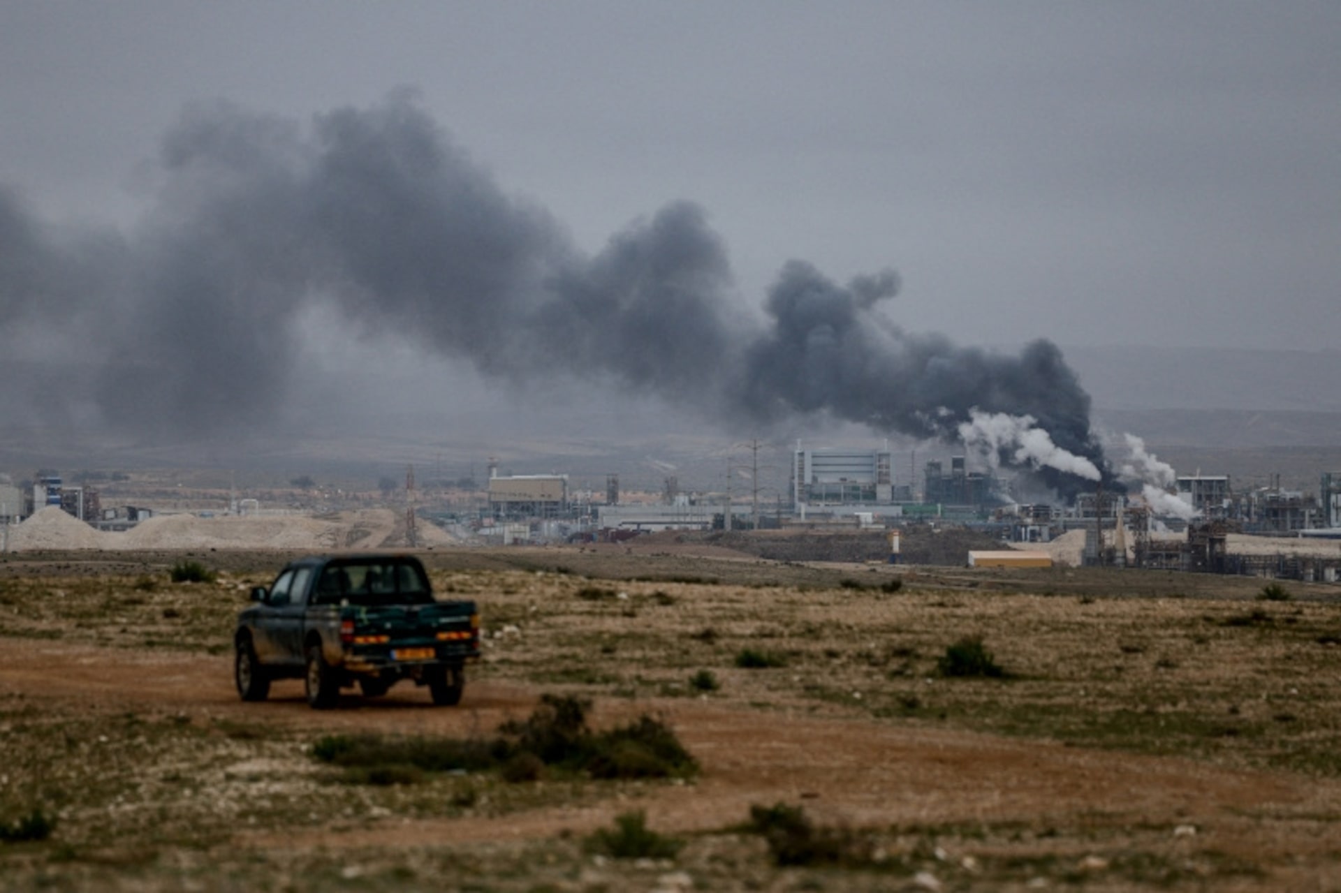 トランプ氏、ホルムズ海峡巡り新たな警告　米和平案「非現実的」とイラン