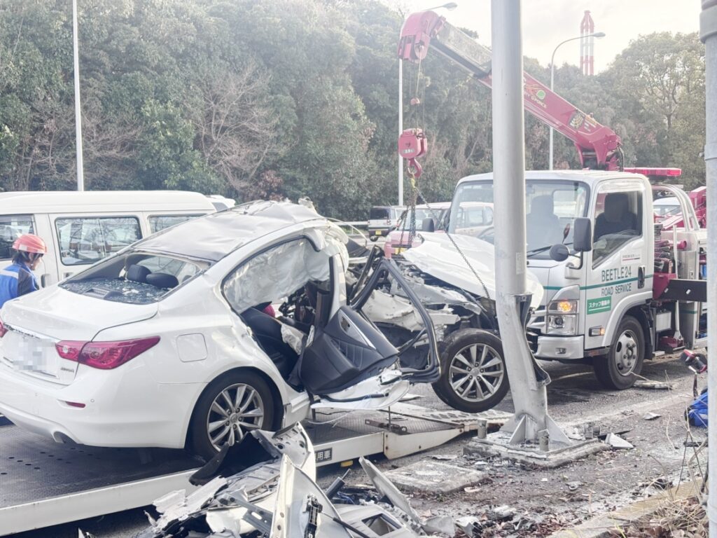 大分市家島の県道で車が街灯に衝突、20歳男性２人死亡　事故当時は雨、原因を調査 - 大分のニュースなら 大分合同新聞プレミアムオンライン Gate