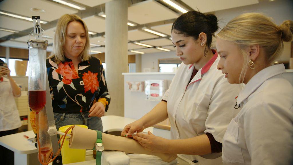 インターンシップ先不足のため、ヘルスケアコースの入学にブレーキがかかっている