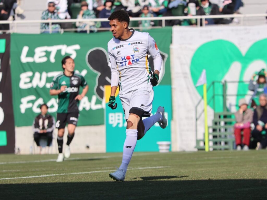 ファビオ アゼヴェド初出場。1人目のPKを成功させ「PKはプレッシャーを感じないということが大事」【2026 明治安田J2・J3百年構想リーグ第7節vs. 松本山雅FC（AWAY）第4報】 : ぎふマガ！～FC岐阜を徹底的に応援する公式ウェブマガジン～