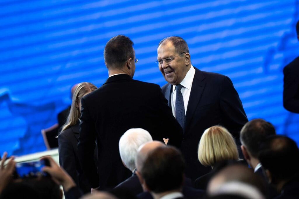 ポリティコ：EU、ロシアへの情報漏洩を防ぐためデリケートな交渉からハンガリー人を排除