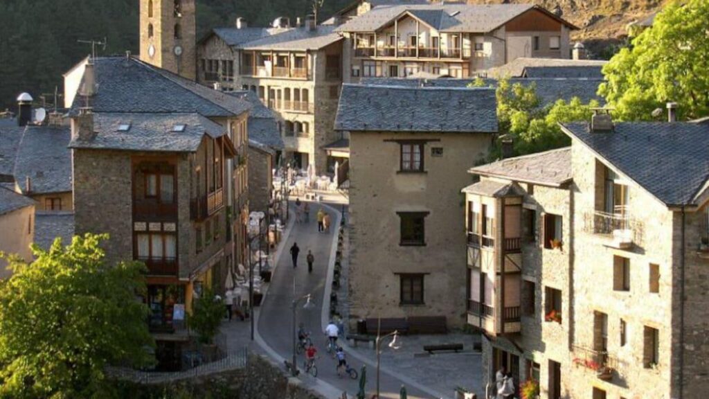 土地法改革が始まる