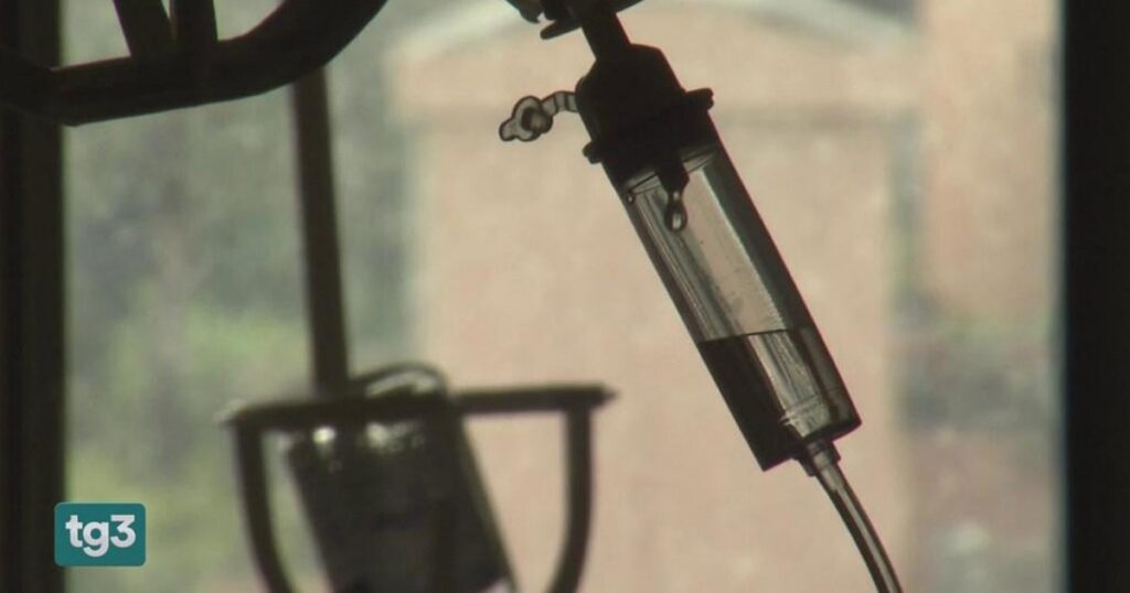 「リベラ」死亡、イタリア初の視覚制御装置による自殺事件