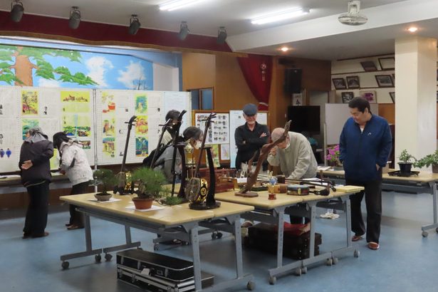 43年ぶりの「文化祭」 区民のお宝ずらり 沖縄市の山内自治会