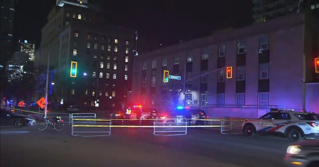 トロントダウンタウンの米国総領事館が銃撃を受ける