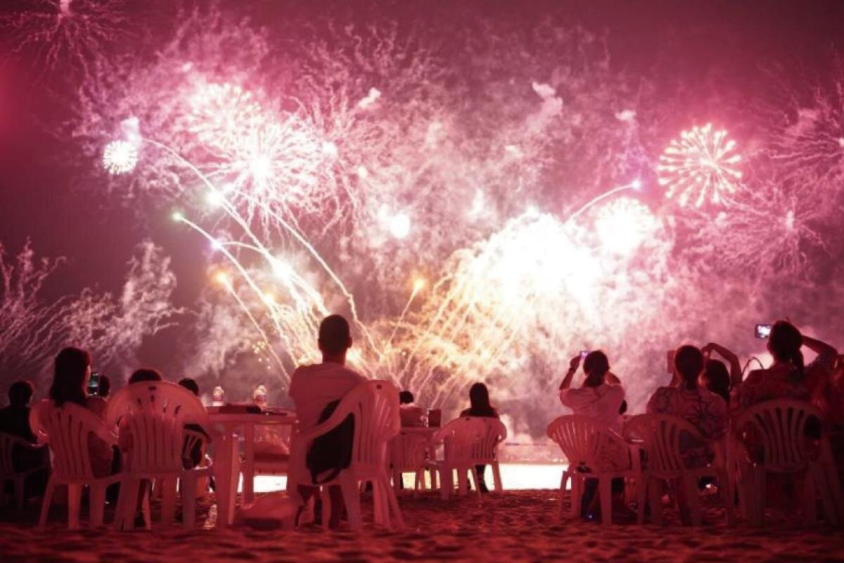 千葉・稲毛海浜公園「SBI舞花火」超巨大花火と音楽が”シンクロ”する花火ショー、生歌ライブも｜写真4