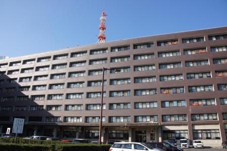 三重県女性主査ら減給の懲戒処分 同僚らに背後から抱きつく