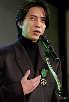 山下智久さんらにフランス勲章　「神の雫」で友好貢献