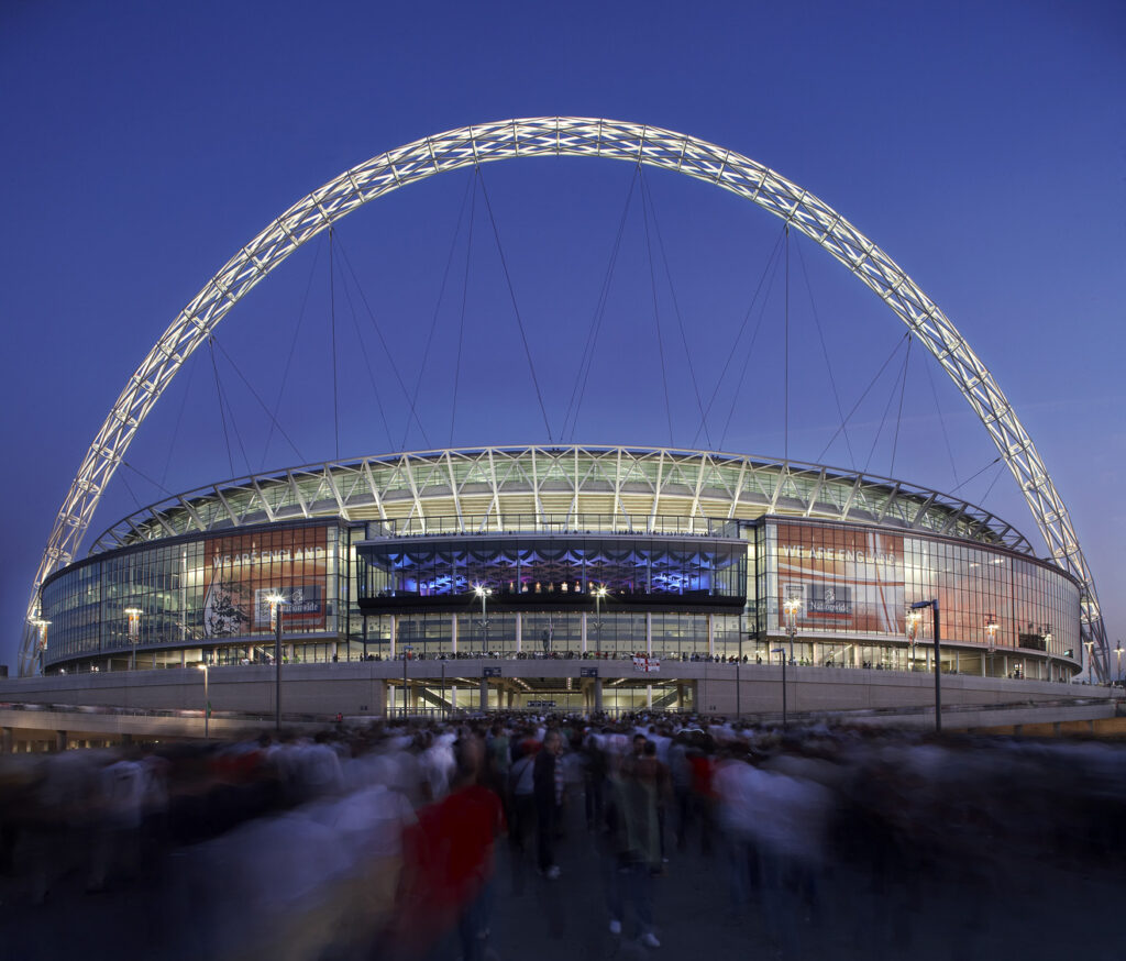 ポピュラスによるサッカーの聖地〈ウェンブリー・スタジアム〉の再設計、イギリス – TECTURE MAG(テクチャーマガジン) | 空間デザイン・建築メディア 〈ウェンブリー・スタジアム(Wembley Stadium)〉〈ウェンブリー・スタジアム(Wembley Stadium)〉
