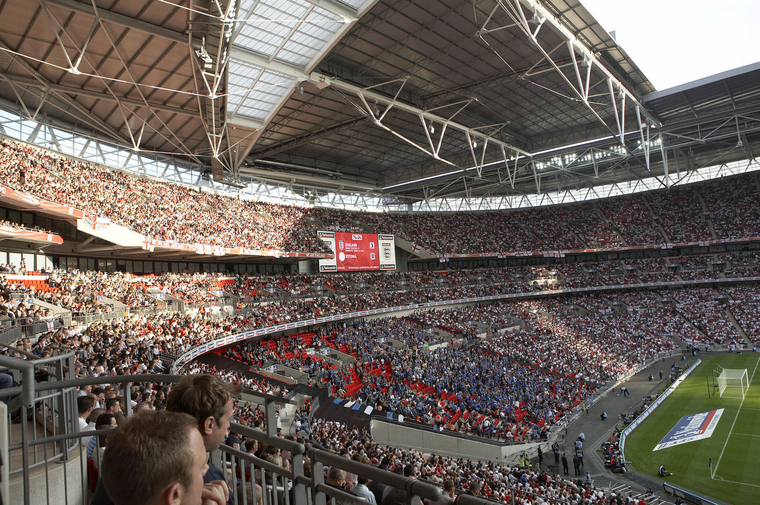 〈ウェンブリー・スタジアム(Wembley Stadium)〉〈ウェンブリー・スタジアム(Wembley Stadium)〉