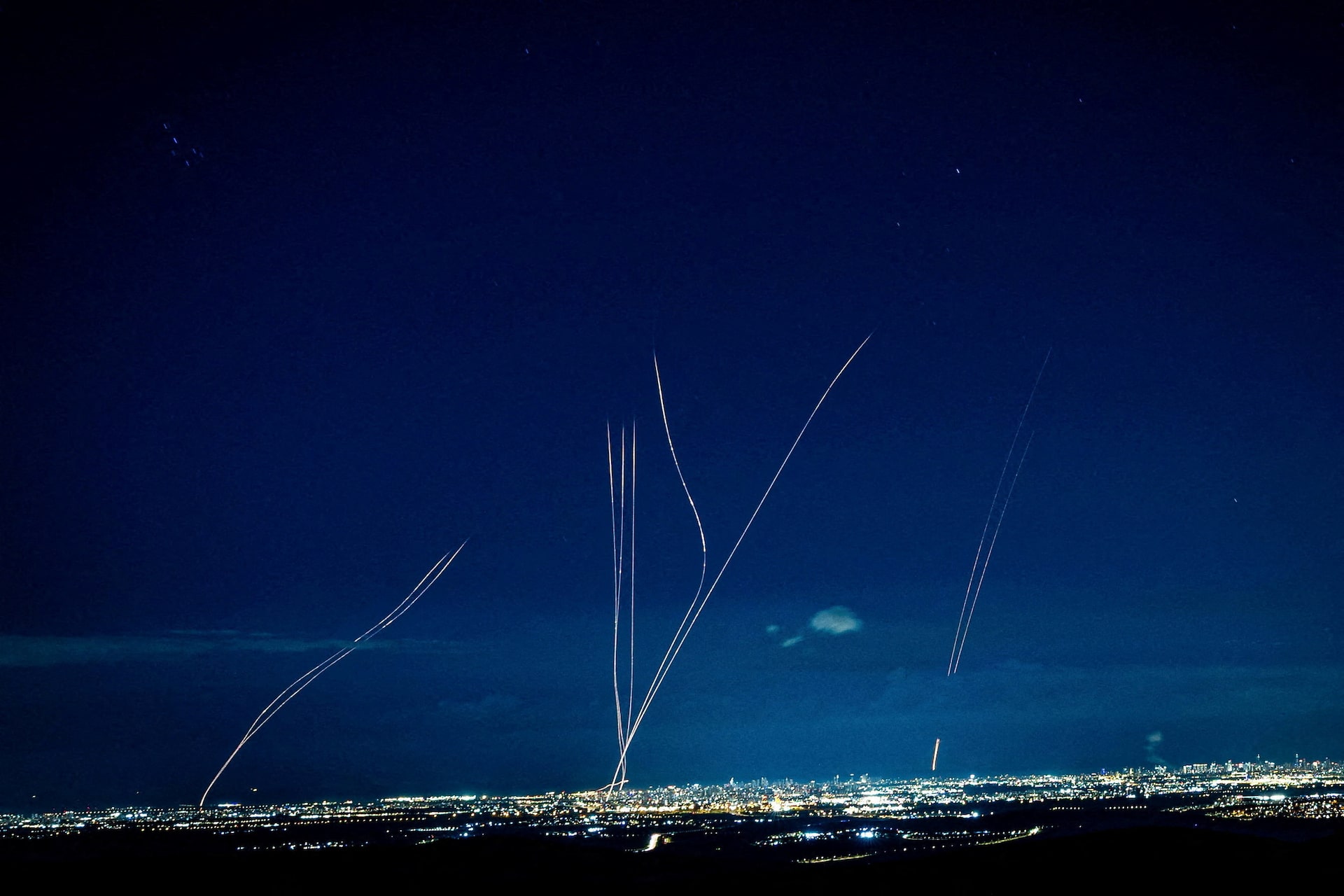 イスラエル、イラン政権崩壊に懐疑的　交戦終結段階に近づかず