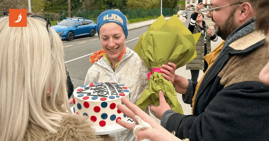 マヤ・ボナチッチは歴史を書きました。彼女はエベレストマンを完走した世界初の女性です