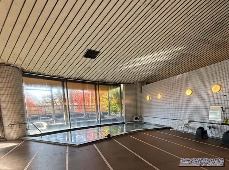 RVパーク 八ヶ岳ホテル風か 温泉施設｜「北八ヶ岳の豊かな自然に囲まれながら、ホテルの上質なサービスを楽しめる贅沢な車中泊スポット」 車中泊にオススメしたいRVパーク最新情報【 山梨県北杜市／RVパーク 八ヶ岳ホテル風か 】