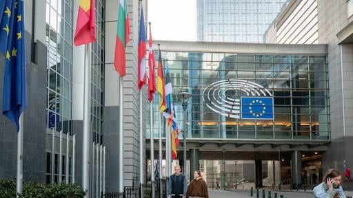 オランダ人は貯蓄しすぎですか？ EUは国民にさらなる投資を求めている