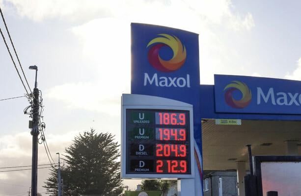 消費税は5月末までディーゼルで20セント、ガソリンで15セント引き下げられる