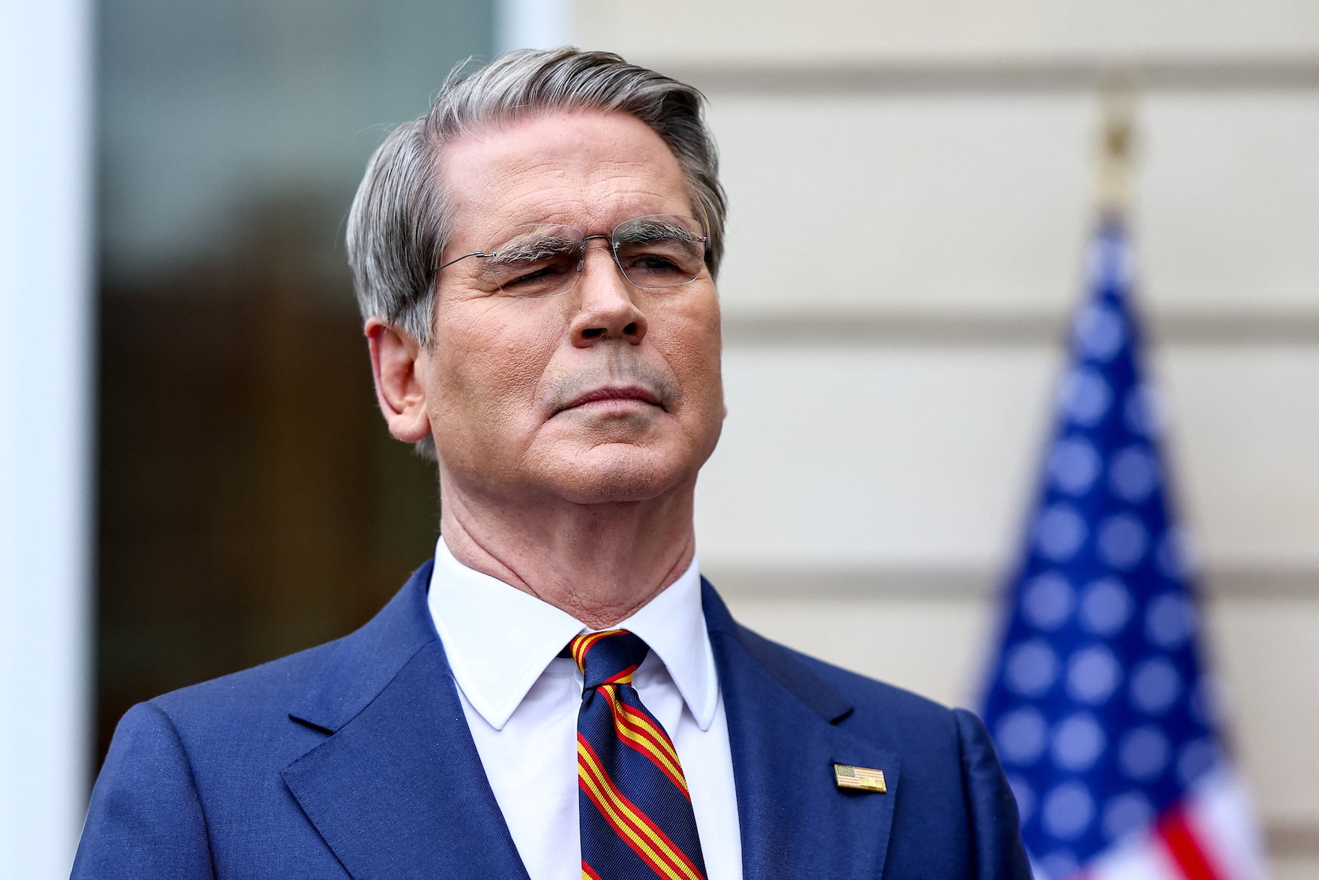 供給確保優先、ホルムズ海峡のイラン船舶通過「問題なし」＝米財務長官