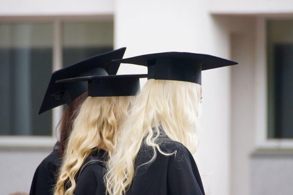 [LRT] リトアニア、留学生の労働時間を半減へ