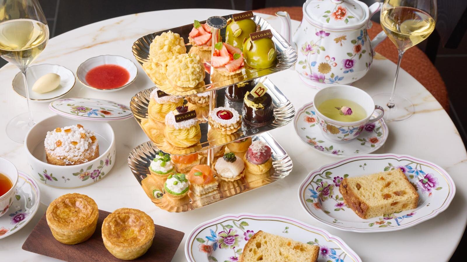 「プリマヴェーラ・アフタヌーンティー」12,500円、英国産スパークリングワイン付き 16,000円