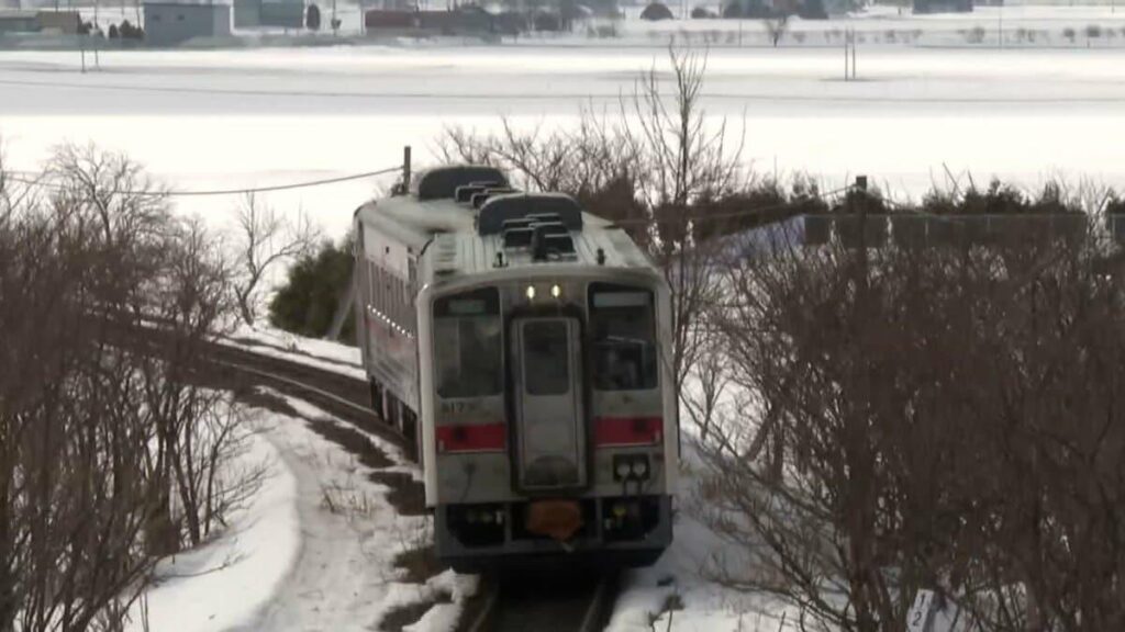 JR留萌線ラストランへ“最後のにぎわい”開業から116年 鉄道ファンは駅弁や駅そばを買い求め「最後の輝きを見せてほしい」