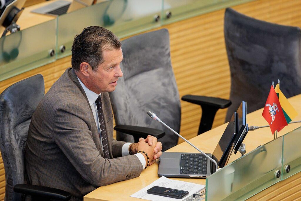 検察当局はゲドビルの不動産購入に関する公判前捜査を開始した