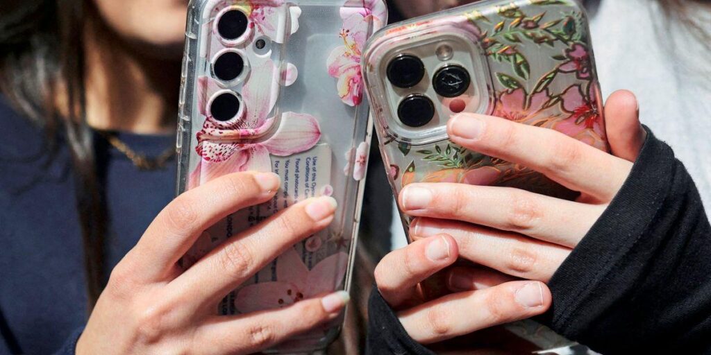 連合、ソーシャルメディア禁止で合意：年齢制限は14歳