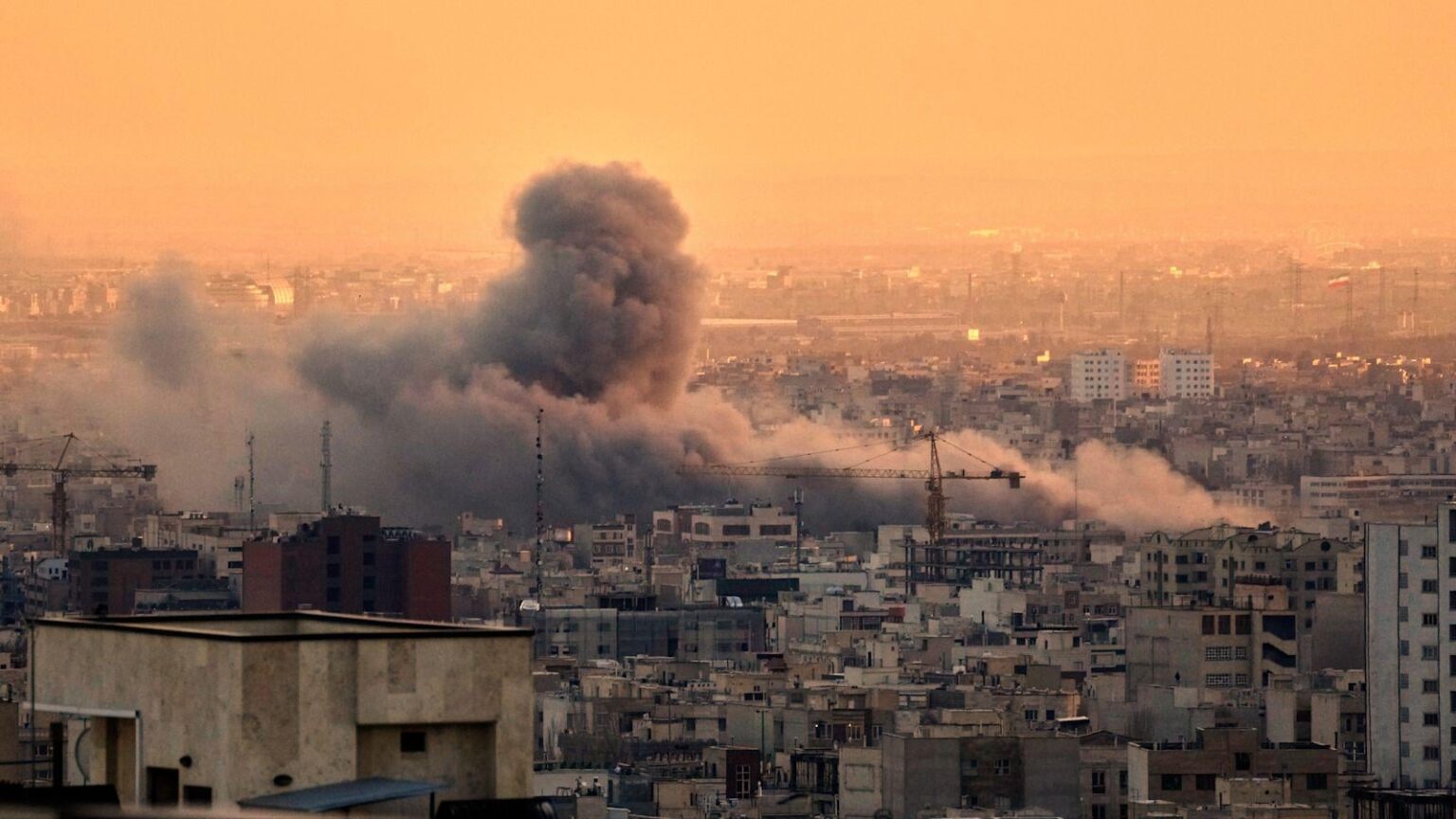 米国はイラン国内での武装蜂起を模索、地上作戦は数日以内に予定