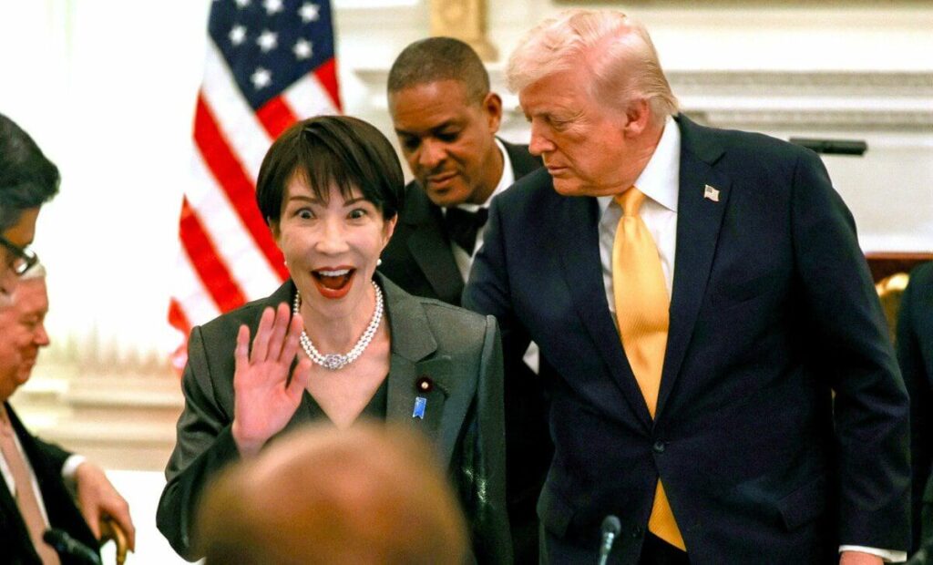 日米首脳会談で高市首相の「抱きつき」「絶叫」「嘲笑」は世界にどう見られたのか “ミスター外務省”が語る「最も国益を損ねた」行為とは？ ― トランプ氏の「人格攻撃」に肯定的なメッセージ