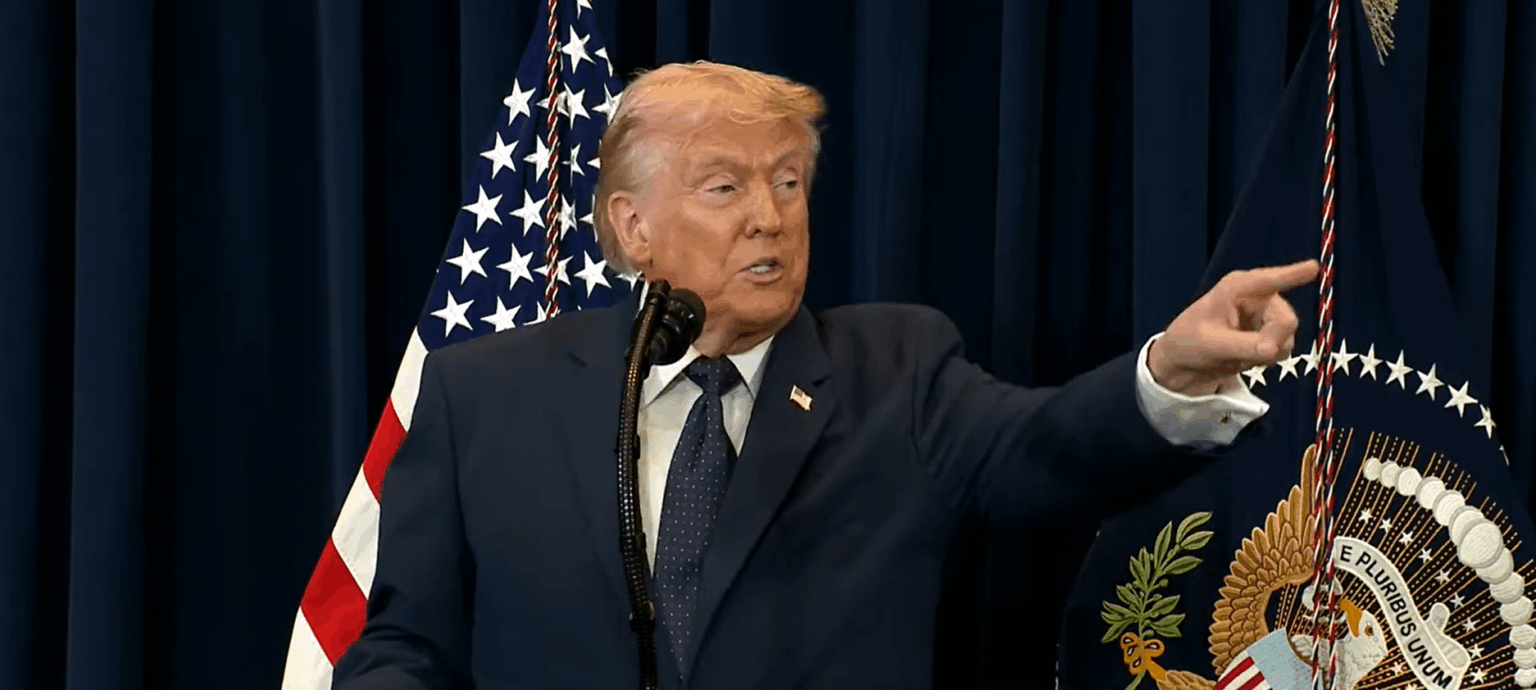 イランはドナルド・トランプ氏の主張を否定し、イランと米国の間に交渉は存在しないと主張している。これに先立ち、米国大統領は協議と称した内容を経て、ホルムズ海峡の封鎖を解除するという最後通告を延長した。