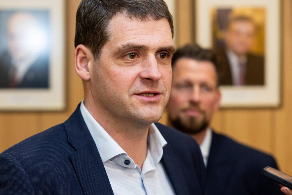 R. ジェマイタイティスは再び語った：彼は3月11日の反政府勢力の署名者に電話をかけ、クーデターについて話した