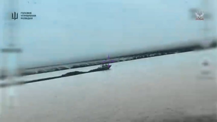 クリミアのロシア上陸用舟艇2隻が航行中に衝突、その他のインフラも衝突