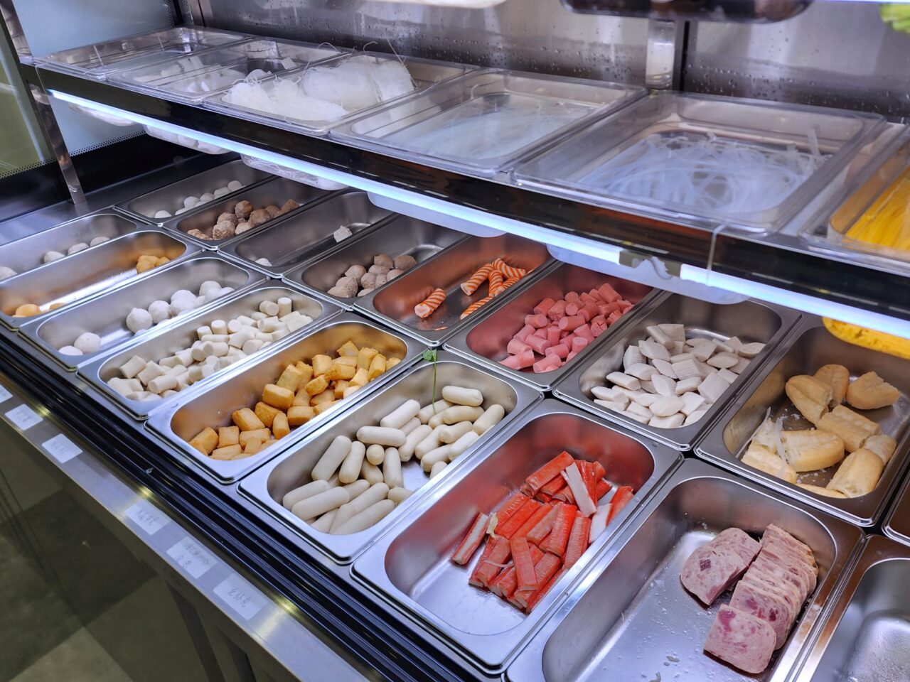 「愛宝麻辣燙（アイホウマーラータン）」店内