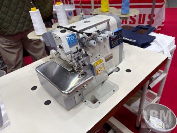 島精機製作所　「ホールガーメント®」の「SWG®091N2」。 絵や写真の図柄を読み込んで、ニット柄に反映させることも可能