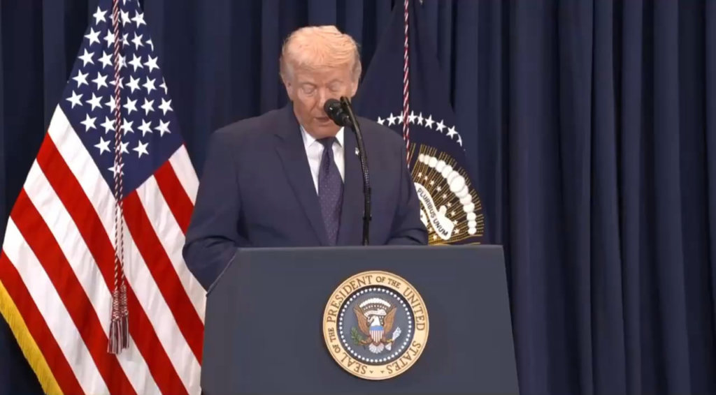 プーチン大統領との電話会談後、トランプ大統領：「我々は価格引き下げのため、石油関連の特定の制裁も免除する。そのため、一部の国には制裁を行っているが、事態が収束するまでそれらの制裁を解除するつもりだ。誰にも分からない――もしかしたら、制裁を課す必要がなくなるかもしれない。とても平和になるだろう。」