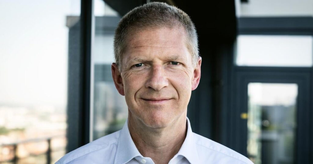 「バナナ共和国のトリック」：経済学者コーエン・スクールズ氏、政府がアクセル・ミラー氏を任命すればFPIMを辞任すると脅す