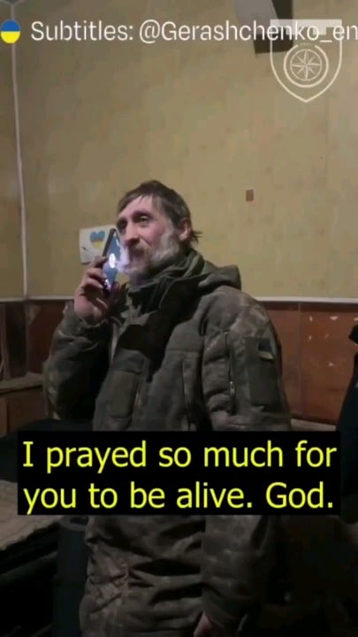 コールサイン「ネボ」のウクライナ人ディフェンダー、セルヒイは妻と娘に電話して、任務から戻ってきたことを伝えた。彼と第 117 TDF 旅団第 2 大隊の戦友たちは、厳しい冬の条件と敵の圧力の下、陣地で 100 日間を過ごしました。